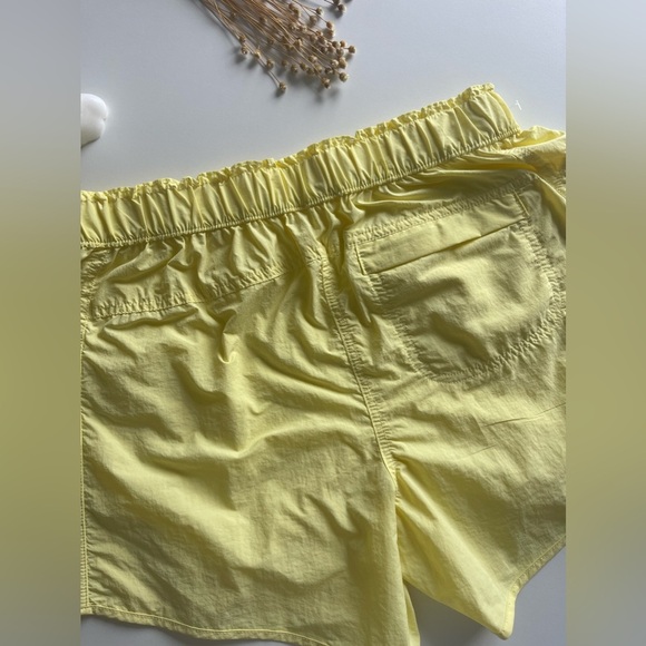 Free People Movement In The Wild Cargo Shorts Size S NWOT - Picture 11 of 12